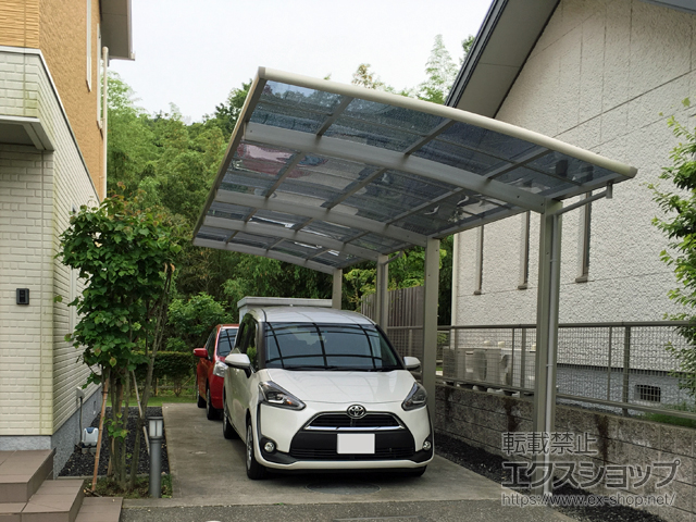 静岡県伊東市ののカーポート レイナポートグラン 縦連棟　積雪〜20cm対応 施工例