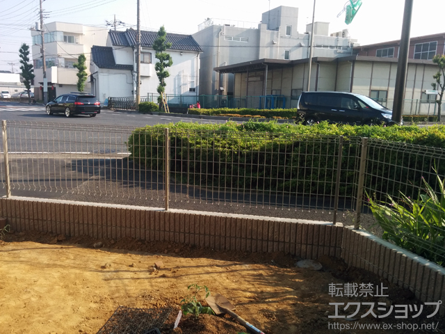 埼玉県草加市ののフェンス・柵 ハイグリッドフェンスUF8型 フリーポールタイプ 施工例