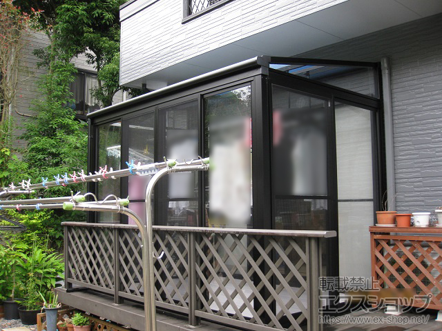静岡県伊東市のLIXIL リクシル（トステム）のテラス囲い・サンルーム サニージュ F型 デッキオン納まり ランマ無 積雪〜20cm対応 施工例
