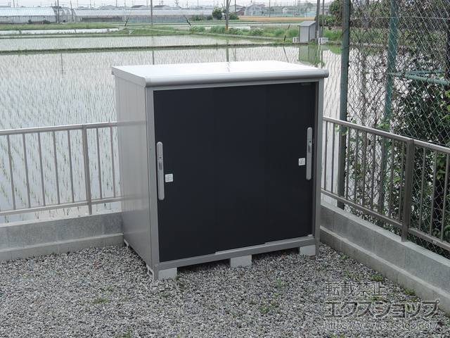 三重県伊勢市のの物置・屋外倉庫 エスモ 一般型 1497×900×1501 ESD-1509EGL-SM 施工例