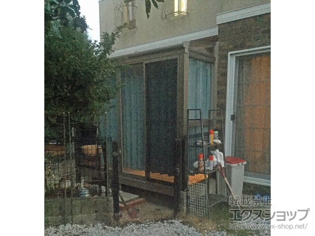 兵庫県西宮市のLIXIL リクシル（トステム）のテラス囲い・サンルーム サニージュ F型 床納まり ランマ無 積雪〜20cm対応※部分入隅納まり 施工例