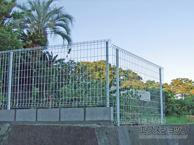 静岡県伊東市ののフェンス・柵 イーネットフェンス1F型 自由柱施工 施工例