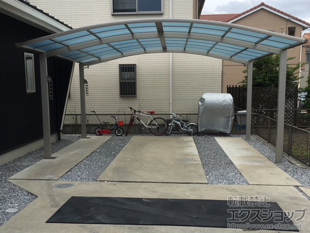 愛知県春日井市ののカーポート レイナツインポートグラン　積雪〜20cm対応＋レイナツインポートグラン 水平式物干し（テラス柱用） 標準 2本入り×1セット 施工例