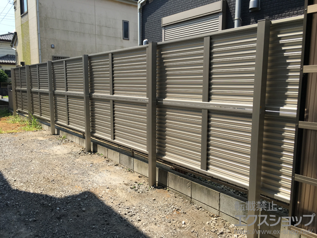 千葉県袖ケ浦市ののフェンス・柵 ミエーネフェンス 目隠しルーバータイプ 2段支柱 施工例