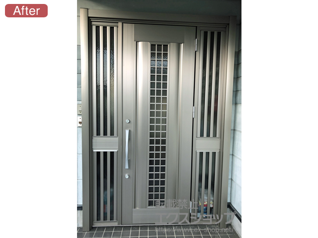 鹿児島県霧島市のLIXIL リクシル（トステム）の玄関ドア リシェントII アルミ仕様 両袖飾り中桟付ポスト無仕様R(ランマ無) C20型 施工例