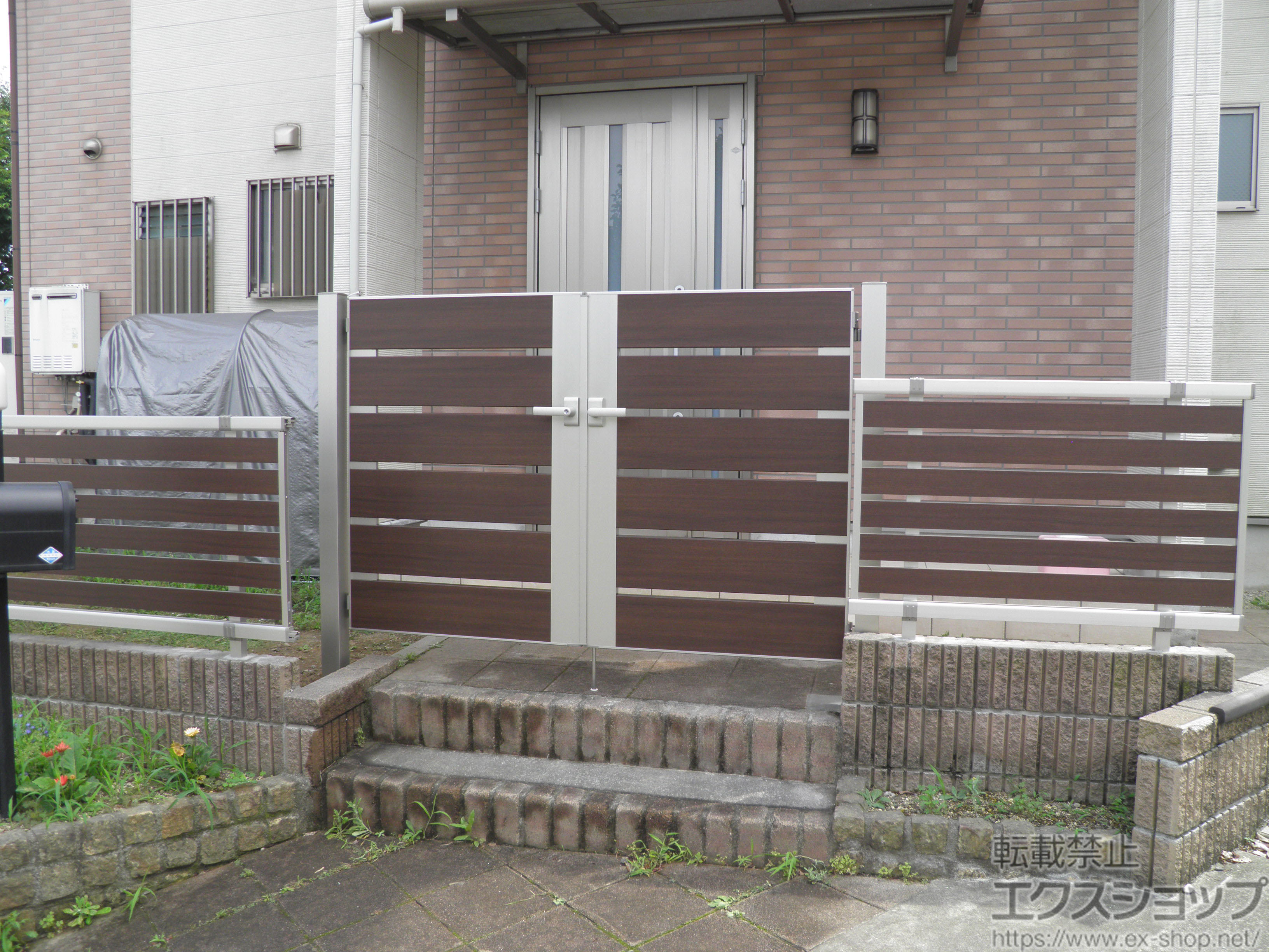 埼玉県東松山市のの門扉 ルシアス門扉BW01型 横スリット 両開き 施工例