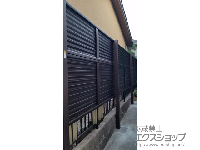 茨城県守谷市ののフェンス・柵 ミエーネフェンス 目隠しルーバータイプ 2段支柱施工＋自立建て用3段支柱 施工例