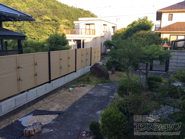 山口県美祢市ののフェンス・柵 御簾垣＜片面タイプ＞ 間仕切り柱 施工例