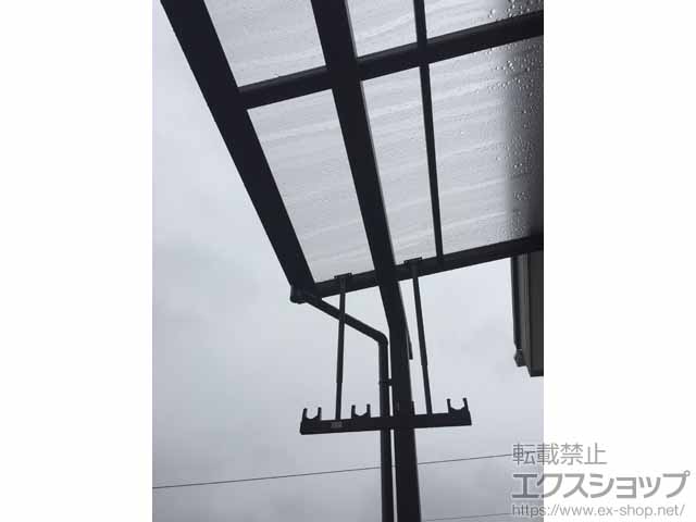 埼玉県川越市ののバルコニー・ベランダ屋根 サザンテラス (フレーム仕様) 屋根タイプ 単体 積雪〜20cm対応＋サザンテラス用吊り下げ式固定物干し 標準2本入り×1セット 施工例