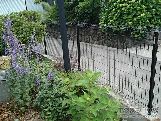 山梨県山梨市ののフェンス・柵 イーネットフェンス1F型 自由柱＜水平地＞ 施工例