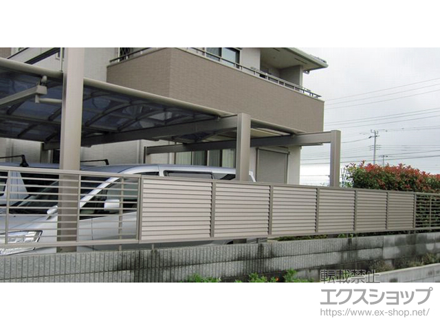 埼玉県吉川市ののフェンス・柵 プレスタフェンス 8型 横ルーバー フリーポールタイプ 施工例