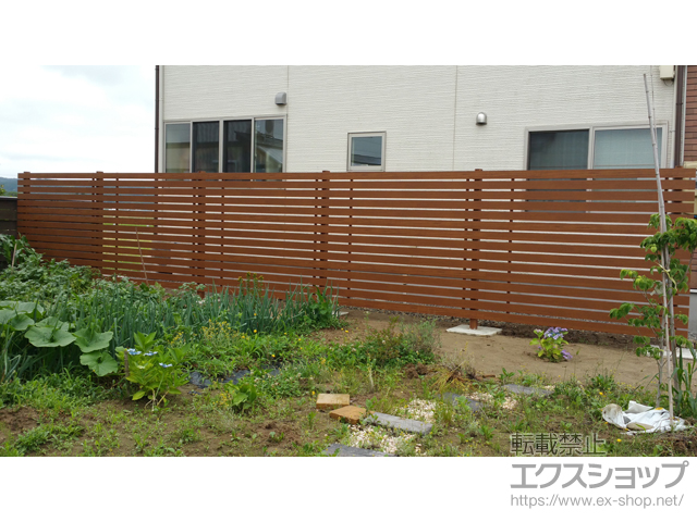 山形県酒田市ののフェンス・柵 ルシアススクリーンフェンスS3型 横板格子 自由柱 施工例