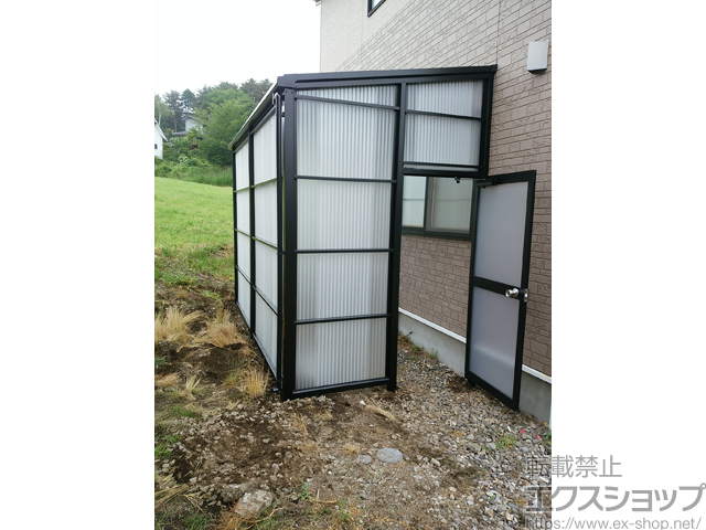 山梨県北杜市のLIXIL リクシル（トステム）のストックヤード スピーネストックヤードF型 波板タイプ ヤード仕様 積雪〜50cm対応 施工例