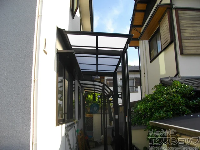 静岡県田方郡函南町のLIXIL(リクシル)のテラス屋根 フーゴF 独立テラスタイプ 単体 積雪～20cm対応 施工例