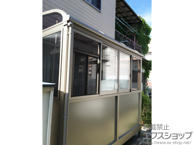 兵庫県神戸市のLIXIL リクシル（トステム）のテラス囲い・サンルーム サニージュ R型 床納まり ランマ無 積雪〜20cm対応 施工例