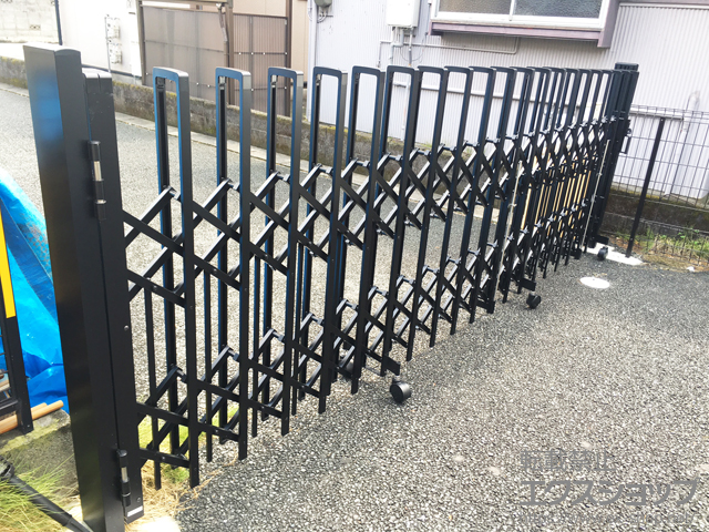 静岡県浜松市ののカーゲート トリップゲート ペットガード型 ノンレール 片開き 37S 施工例