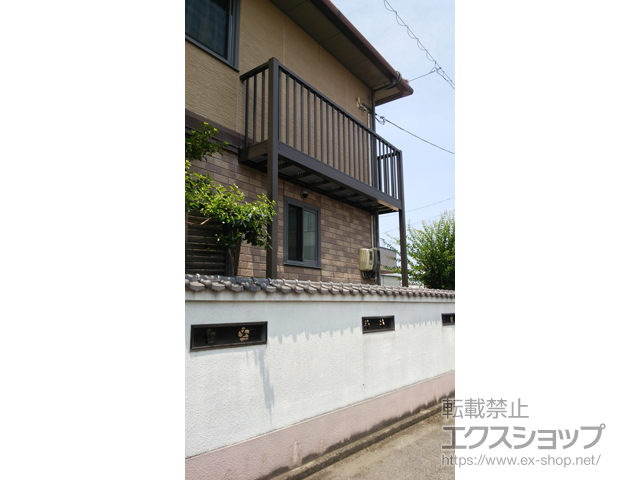 香川県高松市のLIXIL リクシル（トステム）のバルコニー ビューステージHスタイル 縦太格子 単体 柱建て式 施工例