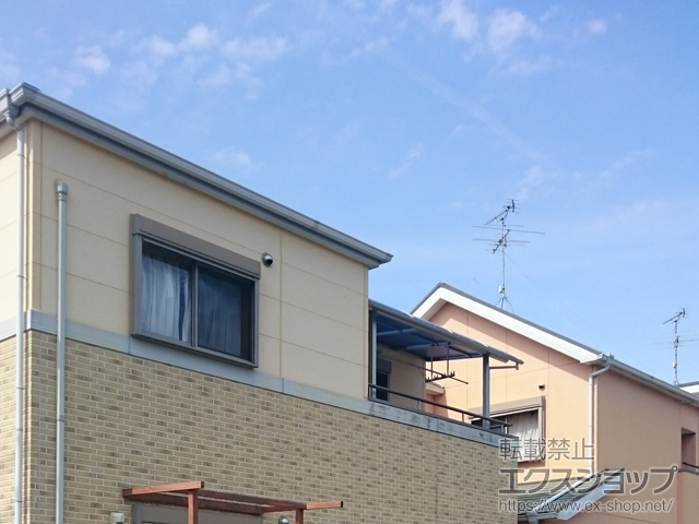 大阪府阪南市ののバルコニー・ベランダ屋根 プレシオステラス R型 屋根タイプ 単体 積雪〜20cm対応 施工例