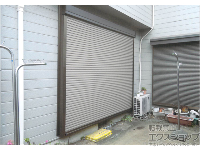 埼玉県新座市のLIXIL リクシル（トステム）のガレージシャッター リフォームシャッター イタリヤ 手動式 施工例