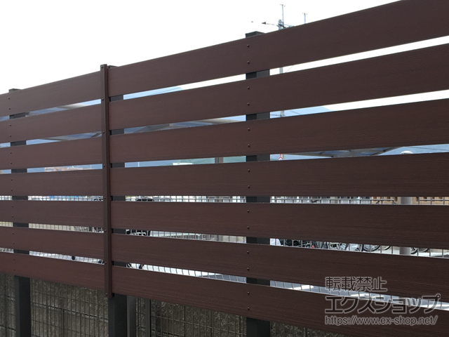 福岡県福岡市ののフェンス・柵 マイティウッド Sライン 120板 7段 隙間20mm 施工例