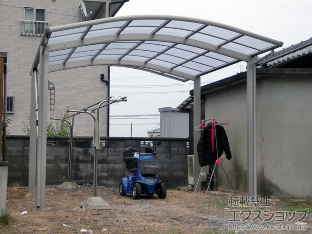 兵庫県加西市ののカーポート レイナツインポートグラン　積雪〜20cm対応＋水平式物干し テラス柱用  標準 2本入×1セット 施工例