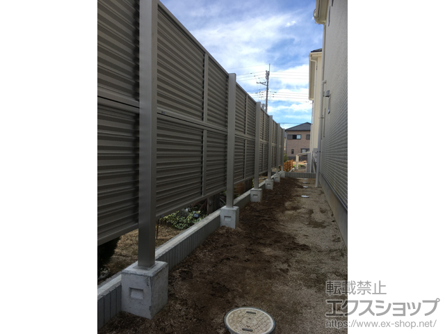 茨城県水戸市ののフェンス・柵 ミエーネフェンス 目隠しルーバータイプ 2段支柱 施工例