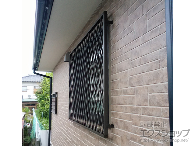 福島県いわき市のLIXIL リクシル（トステム）の面格子・窓格子 アルミ面格子 ヒシクロス 施工例