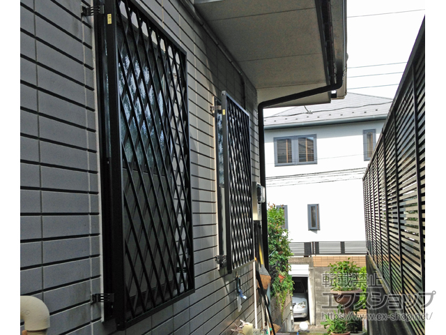 神奈川県横浜市のLIXIL リクシル（トステム）の面格子・窓格子 アルミ面格子 ヒシクロス 施工例