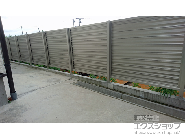 富山県富山市ののフェンス・柵 レスティナフェンス5型 目隠しルーバー 自由柱施工 施工例