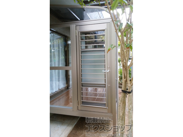 島根県松江市のLIXIL リクシル（トステム）のテラス囲い・サンルーム サニージュ R型 床納まり ランマ無 積雪〜20cm対応 施工例