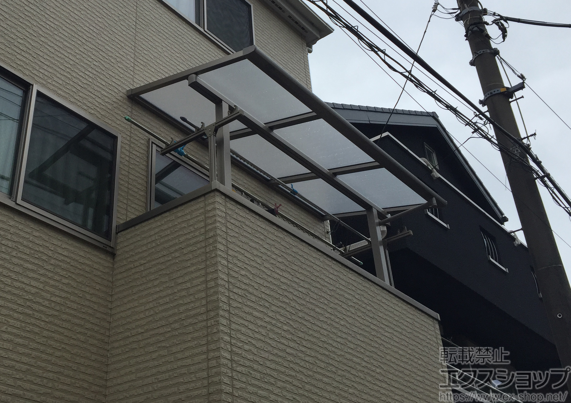 神奈川県横浜市ののバルコニー・ベランダ屋根 スピーネ F型 屋根タイプ 単体 積雪〜20cm対応 施工例