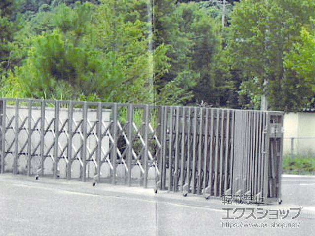 岡山県赤磐市ののカーゲート ATXJ-14型　回転収納対応自在キャスタータイプ  片開き 1300S 施工例