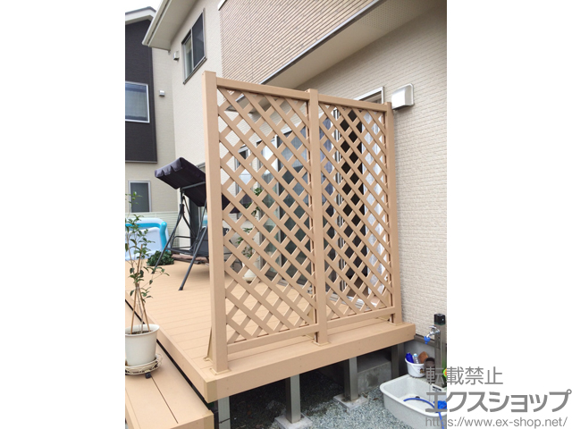 宮城県多賀城市ののウッドデッキ リウッドハイパーティション2型＜ラチス格子＞ 施工例