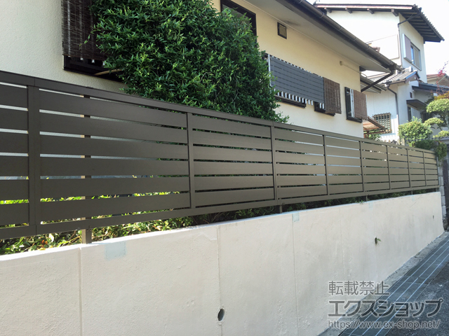 奈良県生駒市のLIXIL リクシル(新日軽)のフェンス・柵 セレビューフェンスR3型 自在柱 施工例