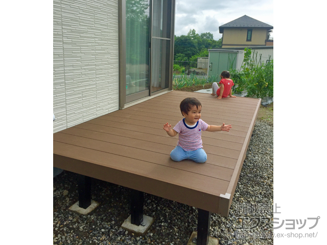 山梨県北杜市ののウッドデッキ マージウッドデッキ 施工例