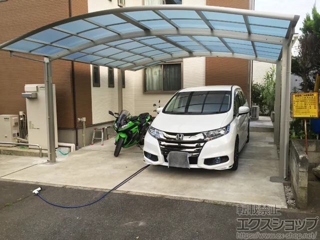 千葉県佐倉市のYKKAPのカーポート レイナツインポートグラン 積雪〜20cm対応 施工例