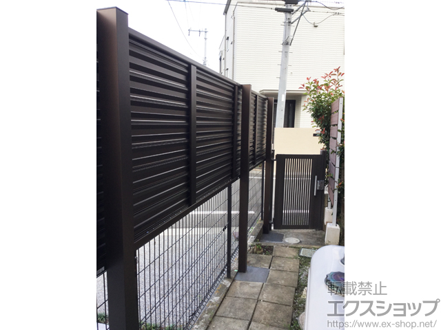 東京都日野市ののフェンス・柵 ミエーネフェンス 目隠しルーバータイプ 2段支柱 施工例