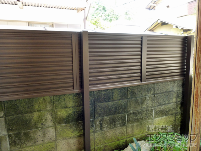 東京都練馬区ののフェンス・柵 ミエーネフェンス 目隠しルーバータイプ 2段支柱 自由柱施工 施工例