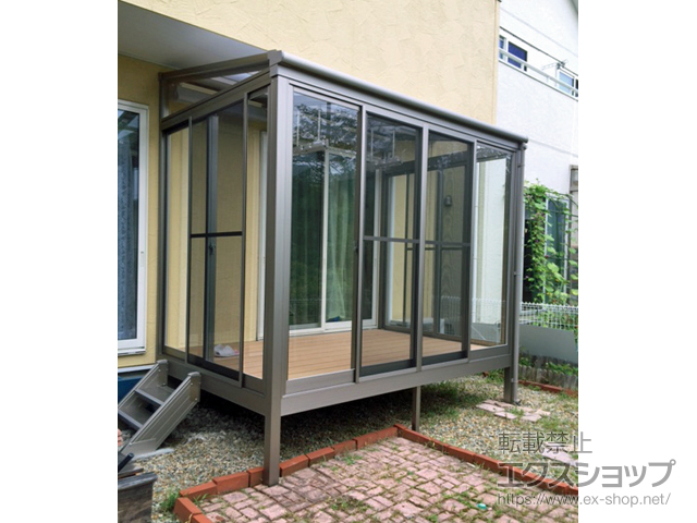 宮城県仙台市のLIXIL リクシル（トステム）のテラス囲い・サンルーム サニージュ F型 床納まり ランマ無 積雪〜20cm対応 施工例