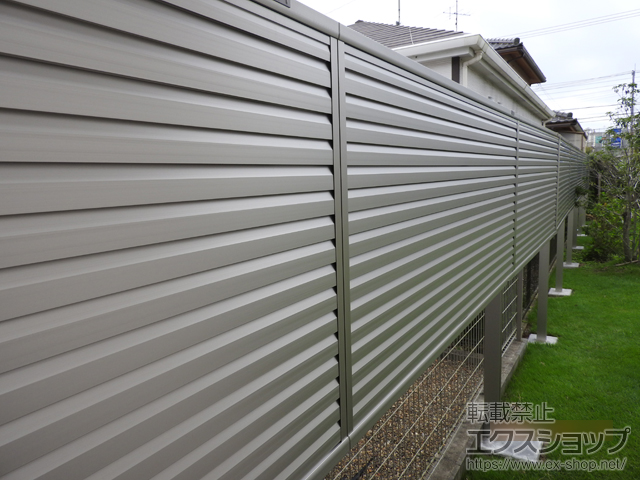 千葉県大網白里市ののフェンス・柵 ミエーネフェンス 目隠しルーバータイプ 2段支柱 施工例