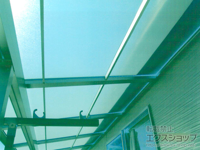 静岡県伊豆の国市ののバルコニー・ベランダ屋根 スピーネ F型 屋根タイプ 単体 積雪〜20cm対応 施工例