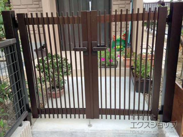 愛知県名古屋市のの門扉 レスティン門扉 11型 両開き 門柱使用 施工例