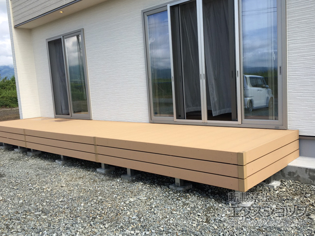 山梨県南アルプス市ののウッドデッキ リウッドデッキ 200 施工例