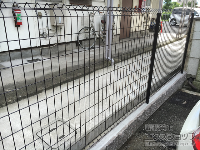 大阪府摂津市ののフェンス・柵 イーネットフェンス1F型 自由柱施工 施工例