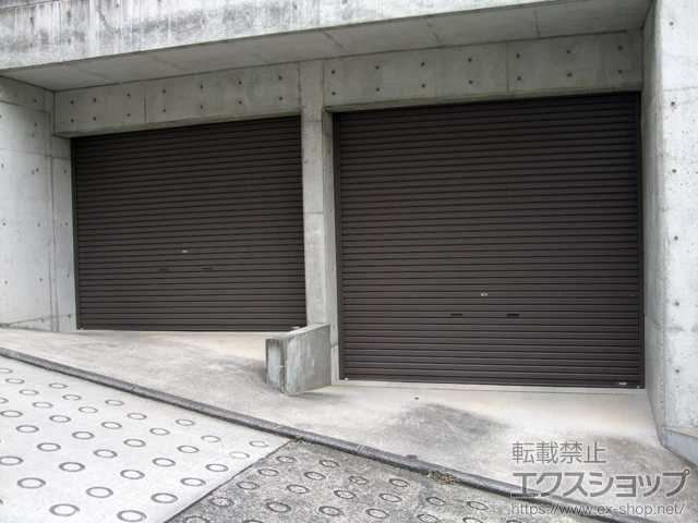 神奈川県横浜市ののガレージシャッター プラテアII スチールタイプ 手動式 施工例