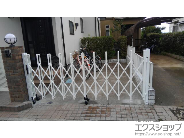 東京都小平市ののカーゲート トリップゲート RB型 ノンレール 片開き 30S 施工例