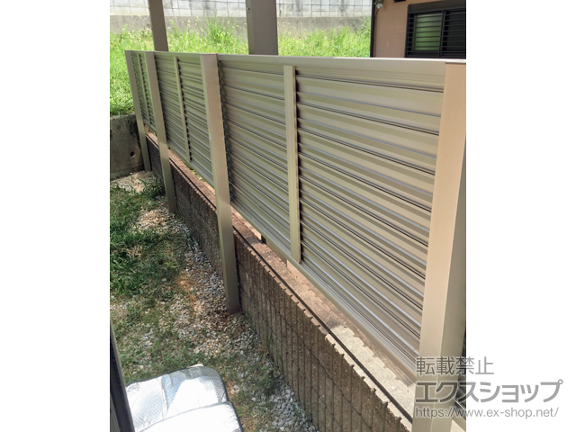 大阪府羽曳野市ののフェンス・柵 ミエーネフェンス 目隠しルーバータイプ 2段支柱 施工例