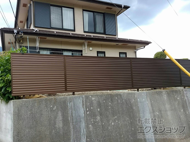 山梨県南都留郡西桂町ののフェンス・柵 ミエーネフェンス 目隠しルーバータイプ 自由柱施工 施工例