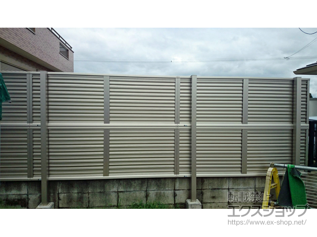 千葉県野田市ののフェンス・柵 ミエーネフェンス 目隠しルーバータイプ 2段支柱 施工例