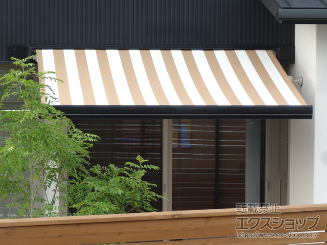 愛媛県四国中央市のLIXIL リクシル（トステム）のオーニング・日よけ 彩風 あやかぜ S型 手動式 施工例